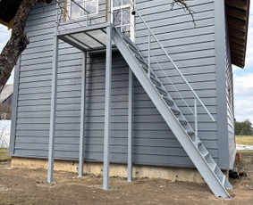 Lauko laiptai - Aliuminio, juodo bei spalvoto metalo suvirinimas, gamyba - 4