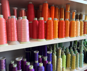 Siuvinėjimo paslaugos pagal individualius užsakymus - Siuvinėti Antsiuvai - Logotipai - Spauda - Siuvinėjimas - 3