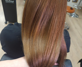 Kirpyklos, kirpėjai, stilistai - Esu kvalifikuota moterų kirpėja,koloristė - 2
