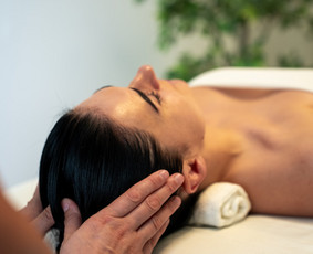 Galvos, kaklo ir pečių juostos masažas - Kūno terapijos studija "Airi" - 1