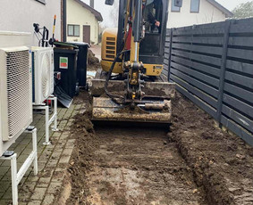 Skalda, smėlis, žvyras, juodžemis - Mini ekskavatoriaus ir Bobcat paslaugos - 1