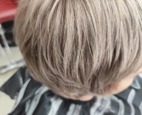 Grožio paslaugos - Viri&scaron;ki kirpimai, moterų kirpimai, dažymu technikos, sruoge, - 1