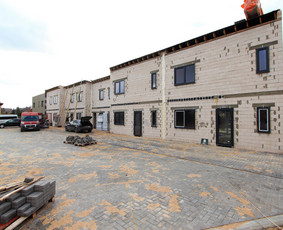 Bendradarbiauju su matininkais, architektais, energinio naudingumo sertifikatus atliekančiais specialistais, todėl į visus iškilusius klausimus kartu rasime atsakymus.