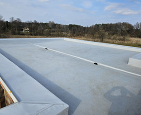 Statybos, apdaila - Plok&scaron;ių stogų dengymas Pvc dangą - 2