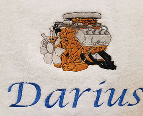 • Verslo dovanų gamyba su jūsų įmonės Logo, inicialais, gražiais žodžiais ar palinkėjimu.
• Individualių dovanų gamyba gimtadieniams, krikštynoms, vestuvėms ir kitoms progoms.
