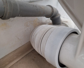 Klozeto pajungimas - Santechnikas Romik " Plumber Artist" - 2