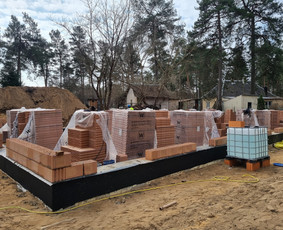 Statybos darbai - Pamatų, mūro darbai. Stogo, fasado, klinkerio įrengimas. - 2