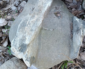 Skalda, smėlis, žvyras, juodžemis - Dideli lauko akmenys - 1