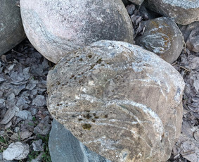 Skalda, smėlis, žvyras, juodžemis - Dideli lauko akmenys - 3