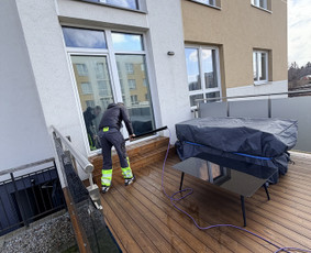 Valymo paslaugos - Langų valymas dejonizuotų vandeniu. - 2