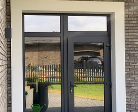 Plėvelės klijavimas - Profesionalus langų klijavimas: nuo saulės iki privatumo - 1