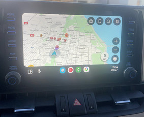 Apple Carplay ir Android Auto „Toyota“ automobilio ekrane / Toyota multimedia / Darbų pavyzdys ID 4364195
