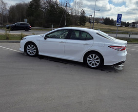 Keleivių pervežimas - Keleivių pervežimai pagal poreikius su komforti&scaron;ku Camry - 1