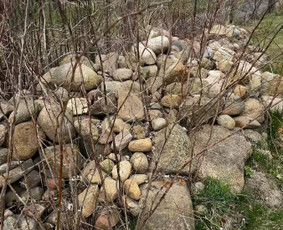 Skalda, smėlis, žvyras, juodžemis - Akmenys - 2