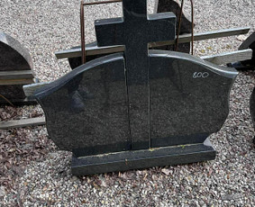 Paminklų gamyba - Paminklų gamyba, dengimas granito plok&scaron;tėmis. - 1