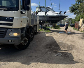 Krovinių pervežimas - Krano Fiskaro paslaugos, ma&scaron;ina su kranu, statybinių medzegų - 2