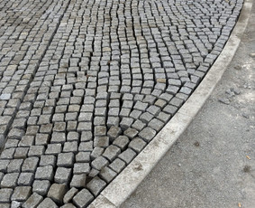 Kelio bortų įrengimas - Trinkeliu klojimas ir pagrindu paruo&scaron;imas - 1