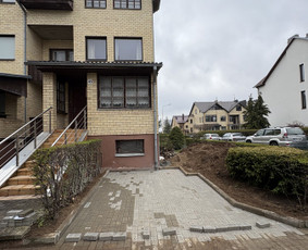 Vejos bortelių įrengimas - Trinkelių klojimas, tvorų montavimas, vejos paruo&scaron;imas - 3