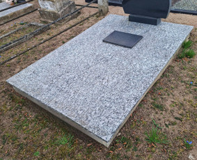 Kapo uždengimas akmens gaminiais - Kapų tvarkymas, paminklai, plok&scaron;čių dengimas. - 2