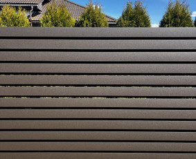 Tvoros, vartai, montavimas - Skardinės/segmentinės tvoros. Stulpų/bortelių montavimas. - 1