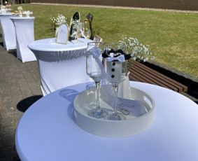 &Scaron;ampano staliukas - Putojantis pasitikimas - &scaron;ampano staliukas - 4