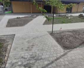 Tradiciniai amatai - Akmenų klojimas , trinkeliu klojimas , akmenys , tvenkinių &scaron; - 4