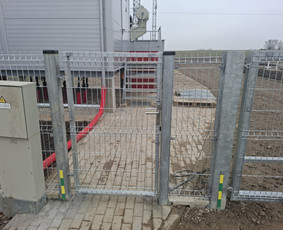 Skardinė tvora rombas,vartai,stulpų betonavimas / Tvoros sprendimai / Darbų pavyzdys ID 4379699