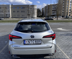 Automobilių nuoma - Toyota corolla (prius) nuoma 200&euro;/sav. - 3