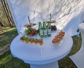 Įvairios paslaugos vestuvėms - &Scaron;ampano staliukas - 2