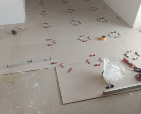 Statybos darbai - Sveiki, Klijuoju plyteles - 3