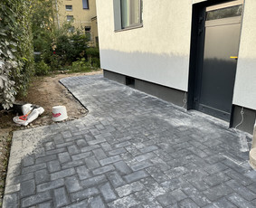 Trinkelių klojimas. Betonavimas ir kiti aplinkos darbai. / UAB "Industrinė statyba" / Darbų pavyzdys ID 4399344