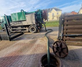 Tarpininkai - Acenizacinės paslaugos nuotekų i&scaron;vežimas - 1