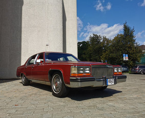 Senovinių automobilių nuoma - 1987 Cadillac Brougham nuoma - 1