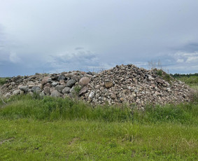 Skalda, smėlis, žvyras, juodžemis - Lauko akmenys - 1