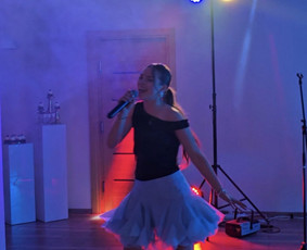 Vestuvių muzikantai - Muzikantė, dainininkė Ugnė - 1