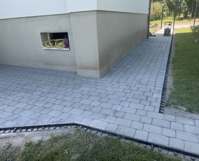 Aplinkos tvarkymas, apželdinimas - Pagrindų paruo&scaron;imas, trinkelių klojimas, pamatai, stogai - 3