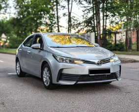 Lengvųjų automobilių nuoma - Nuomojamas Toyota Corolla su dujomis - 1