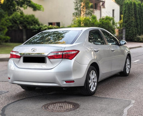 Lengvųjų automobilių nuoma - Nuomojamas Toyota Corolla su dujomis - 4
