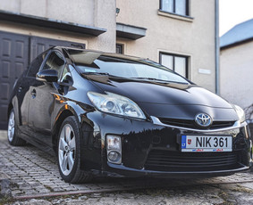 Lengvųjų automobilių nuoma - Nuomojamas Toyota Prius 3 su dujų įranga - 2