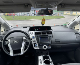 Nuomos paslaugos - Toyota Corolla Prius Plus nuoma - 2