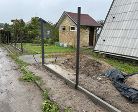 Tvoros pamatai, betonavimas - Skardinių ir segmentinių tvorų gamyba/montavimas - 2