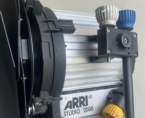 Įvairios technikos nuoma - 8 Arri Studio 2000 2 kw su 2 profesionaliais Case - 1