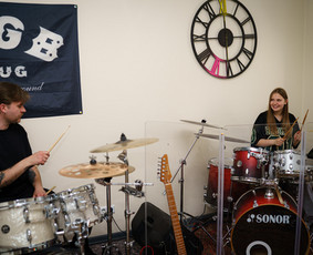 Privačios muzikos pamokos - Muzikos Pamokos Klaipėda/ Vilnius/ Muzikos Studija Bleach - 1