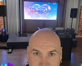 Renginių vedėjai - Vedėjas ir Dj viename, su aparatūra - kaina 600&euro;. - 1