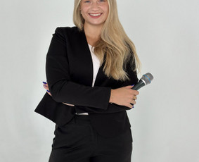Renginių vedėjai - Renginių vedėja Laura - 1