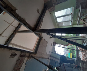 Seno namo rekonstrukcija,erdvių didinimas,angų pjovimas.