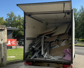 &Scaron;iuk&scaron;lių i&scaron;vežimas: statybinių ir kt. - Kroviniu Sprendimai - Reikia I&scaron;vežti &Scaron;iandien? Skambi - 4