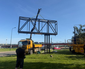Krovinių pervežimas - Fiskaras Vilniuje &ndash; savivartis su manipuliatoriumi, žvyras, - 2