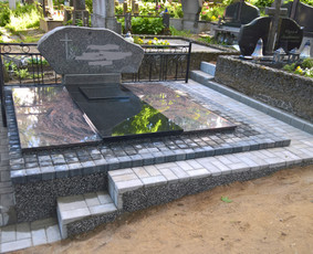 Granito plok&scaron;tės kapams, dengimas - Paminklai, paminklų gamyba, kapų tvarkymas, plok&scaron;tės kapams - 3