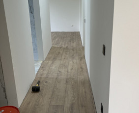 Laminato klojimas - Grindų klojimo meistrai. - 2